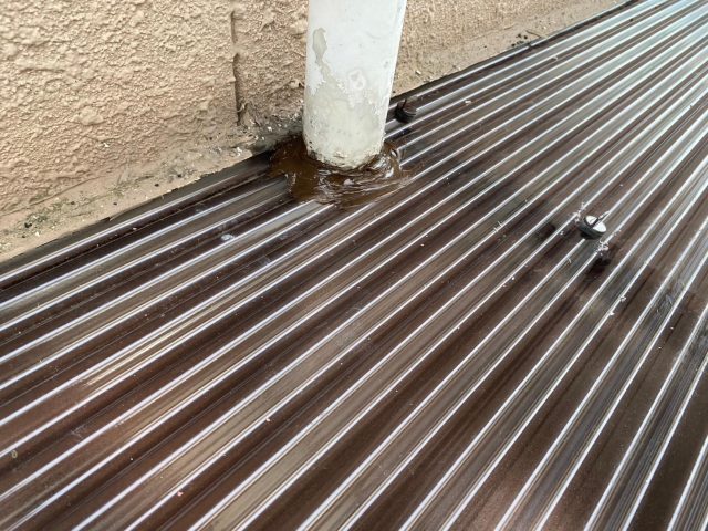 姫路市のポリカナミイタ施工の様子